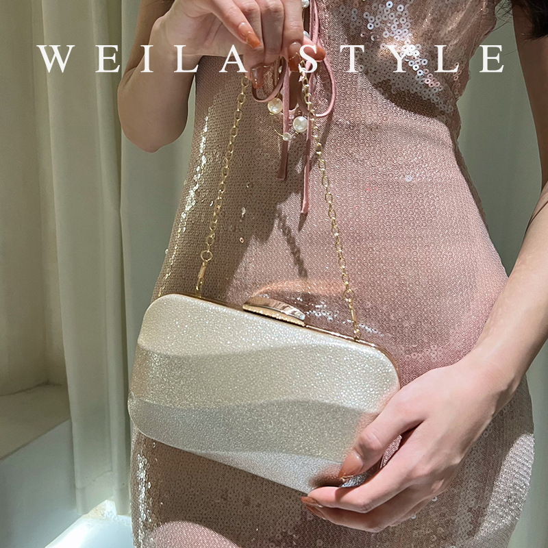 Pochette da sera elegante color champagne oro per donna_voghion.com