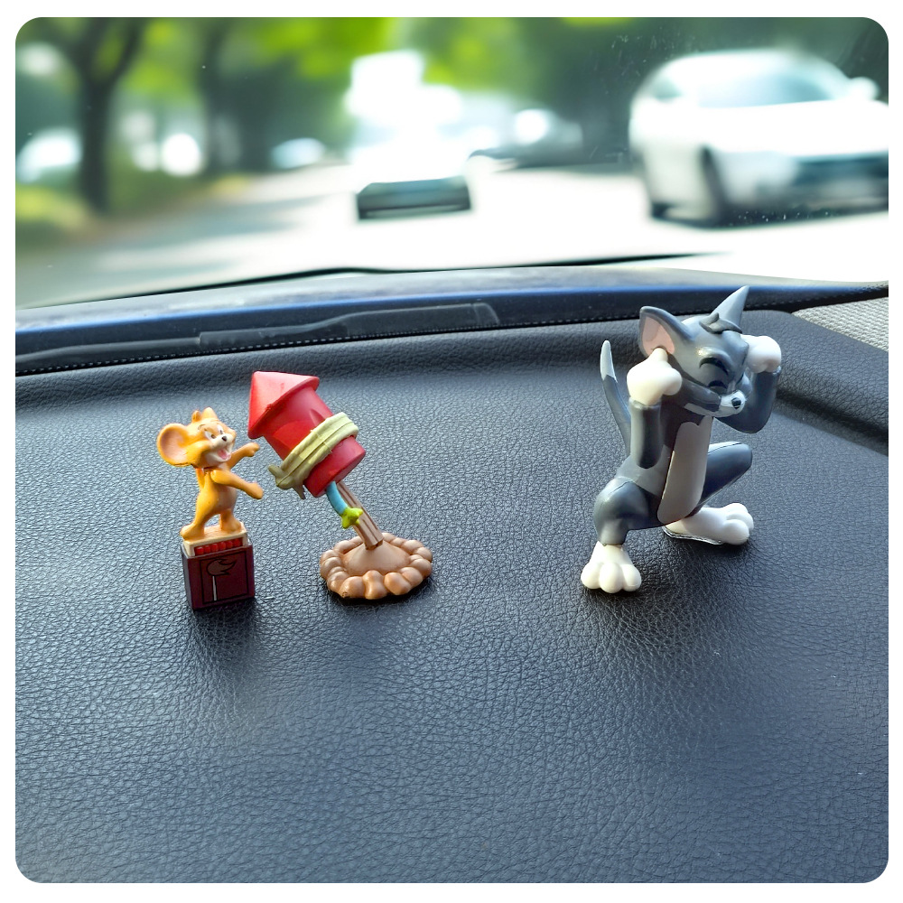 Rocket Tom y Jerry| Mini adornos de automóviles mini lindo gato y ratón muñeca de automóvil decoración interior