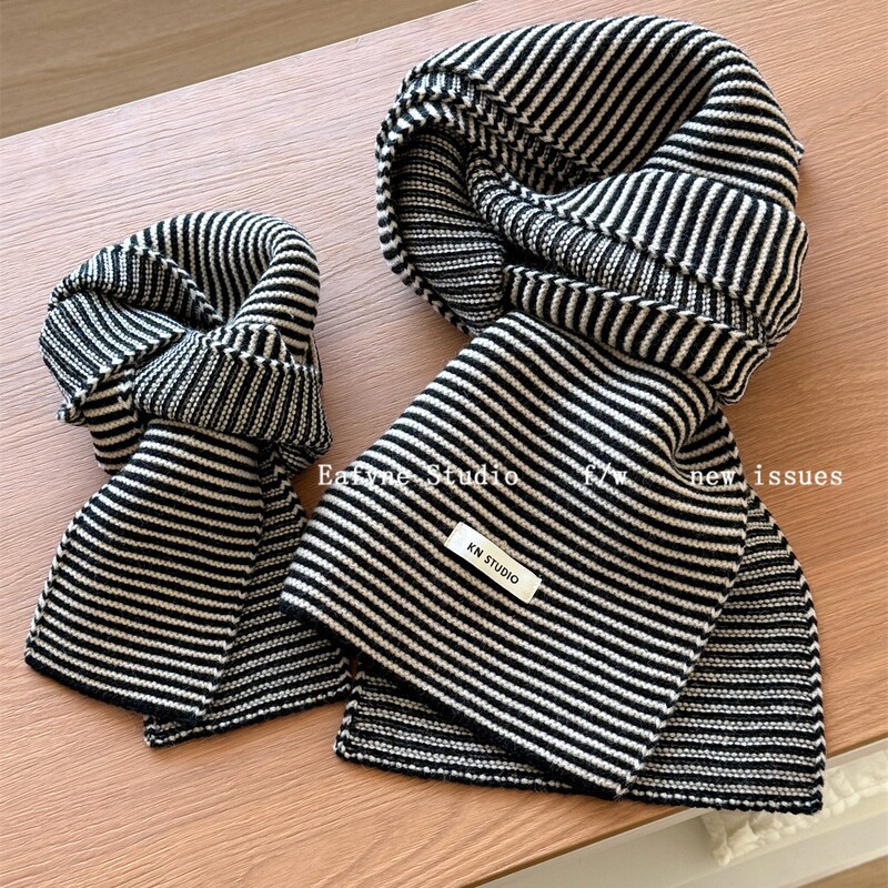 Classic Black and White Color Scheme Versatile Japanese Style Striped Knitted Scarf for Couples and Parent-Child Fashion Warm Neck Scarf