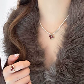 项链;耳环;戒指