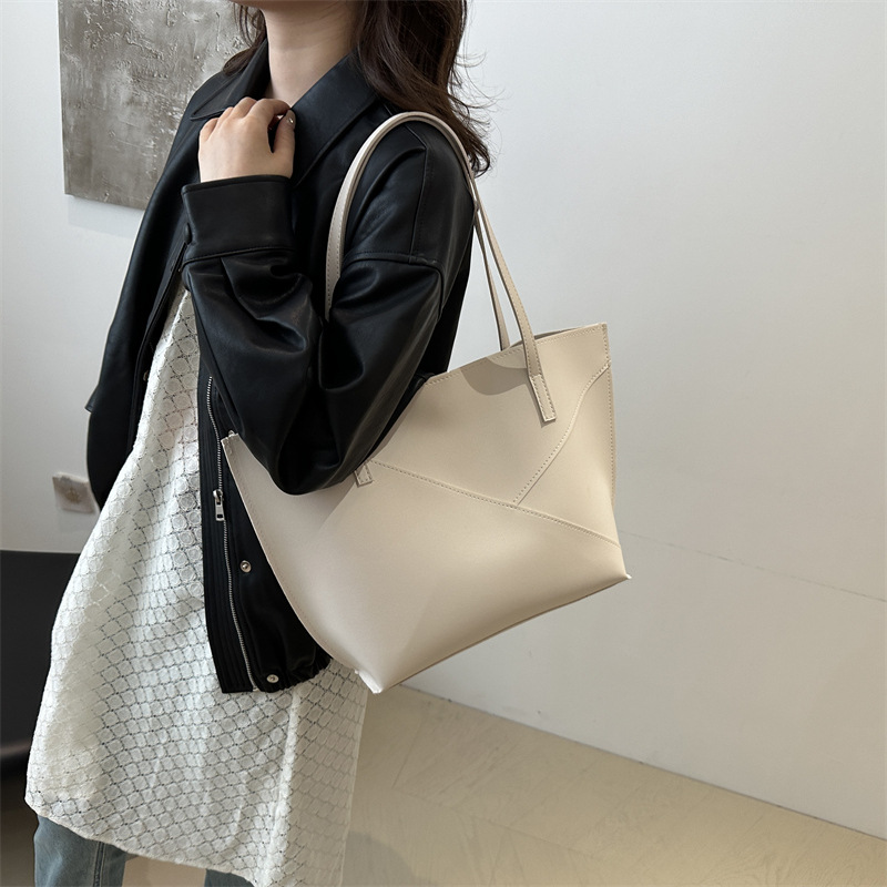 Bolso grande para mujeres 2024 nuevo versátil 2024 bolso de hombro de cuero suave de verano gran capacidad de alta calidad sensación de viaje bolsa