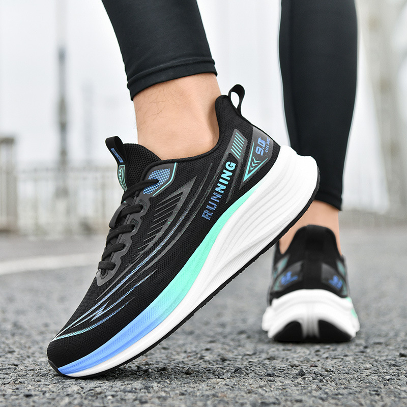 Non-slip shock-absorbing breathable demi-season running sneakers