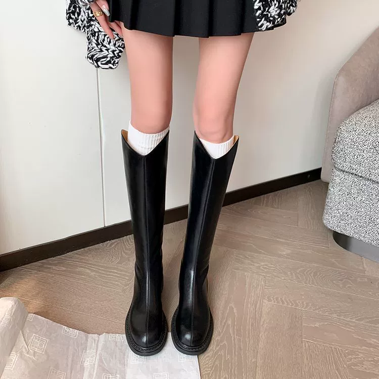 Осенние и зимние горячие девушки кожаные V сапоги женские черные плоские высокие сапоги и высокие колено сапоги дикие сапоги рыцарей ~