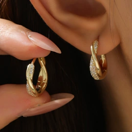 耳钉;耳扣;耳环