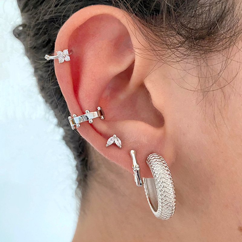 European And American S925 Silver Needle Mesh C-shaped Earrings Female Wholesale display picture 4