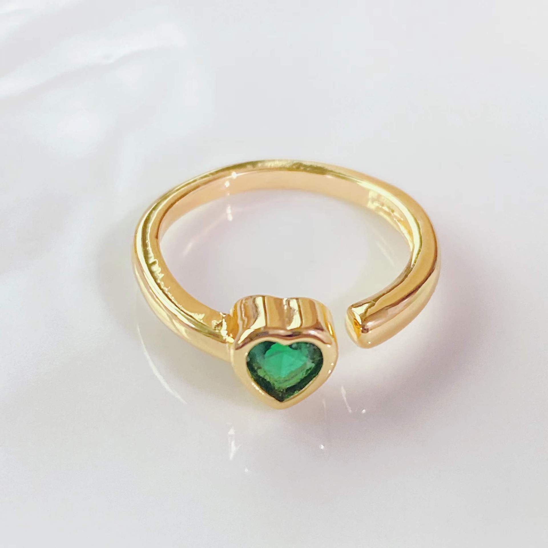 Copper 18k gold-plated gemstones inlaid simple heart-shaped opening adjustable ring