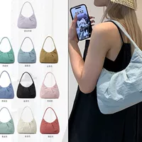Нишевая корейская версия подмышечной складки сплошной цвет сумки женская большая емкость 2024 портативная минималистская текстура повседневная дикая плечо