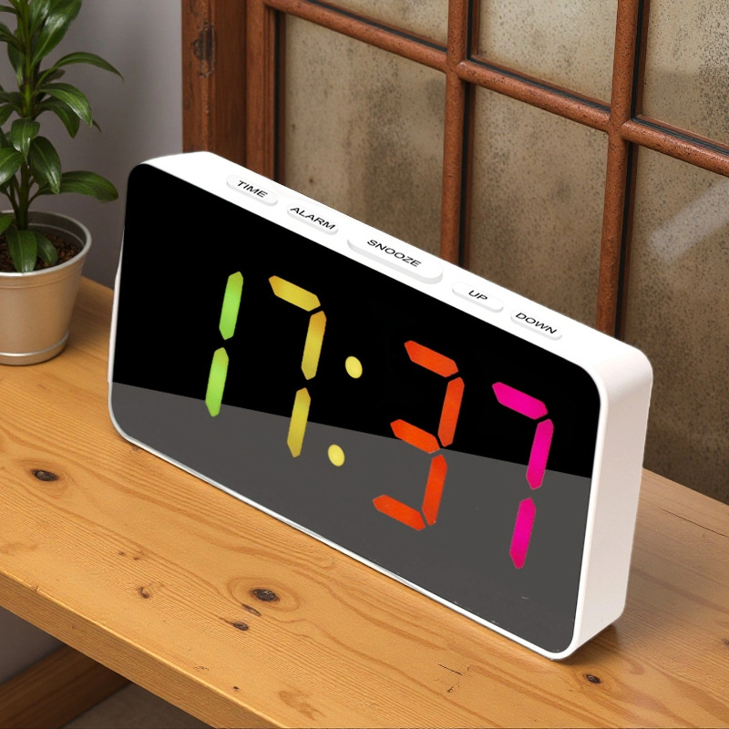 创意炫彩LED时钟桌面变色幻彩RGB电子时钟学生可爱贪睡彩色闹钟