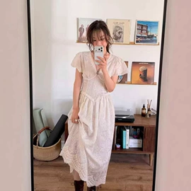 连衣裙;女式T恤;女式衬衫