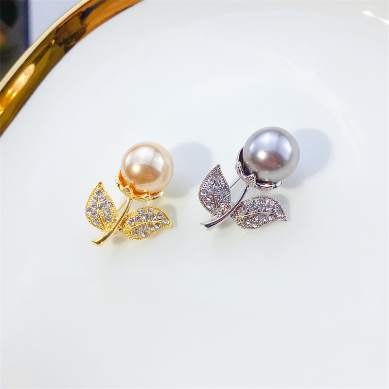 South Korea Pearl Diamond Flower Brooch Female Niche Fashion Elegant Design Sense Pin Light Luxury Corsage Pin Accessories
