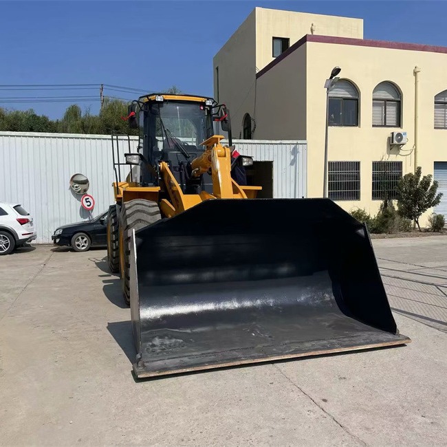 Turkmenistán exporta la cargadora de sauce de segunda mano 856H con buen rendimiento y alta calidad de prueba de sitio