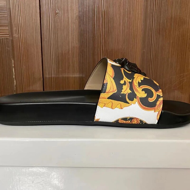 In-Stock Medusa Slippers Summer Metal Beauty Head Design Slide Sandals Cambodia Phnom Penh Vietnam Cross-Border Beach Sandals