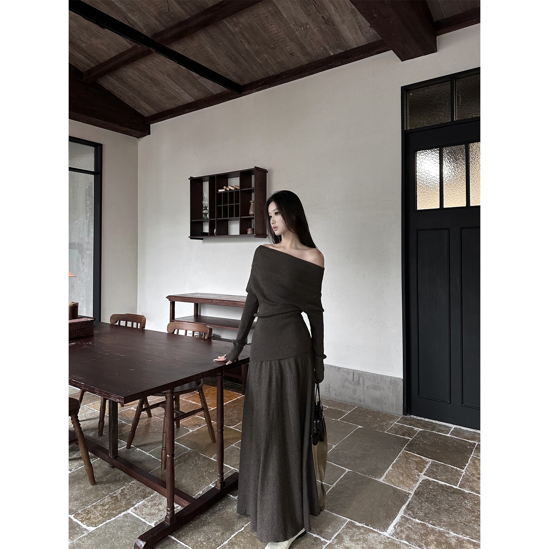 One-Shoulder Knitted Suit Dress for Women Autumn and Winter 2025 New French Style Slim Long Skirt for Women