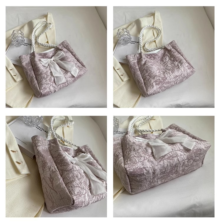 Large-capacity bow bag for women, 2023 new trendy, fashionable and sweet single-shoulder bag, student commuting tote bag Application Scenario
