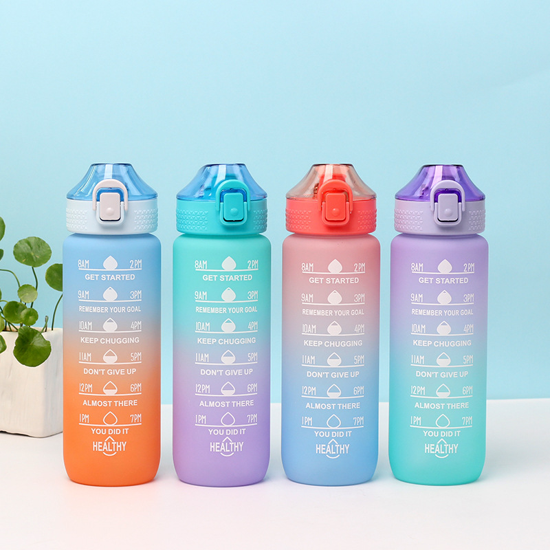 Taza de agua de gran capacidad de 800ml con mango boca recta cubierta elástica taza de espacio taza de agua de plástico deportes al aire libre taza de agua al por mayor