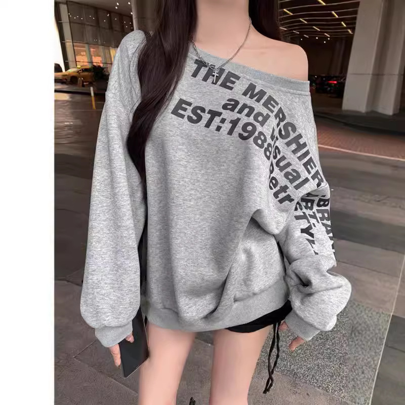American-style off-shoulder letter print long-sleeved sweatshirt for women, autumn, sexy off-shoulder design, loose and slimming top, Instagram style.