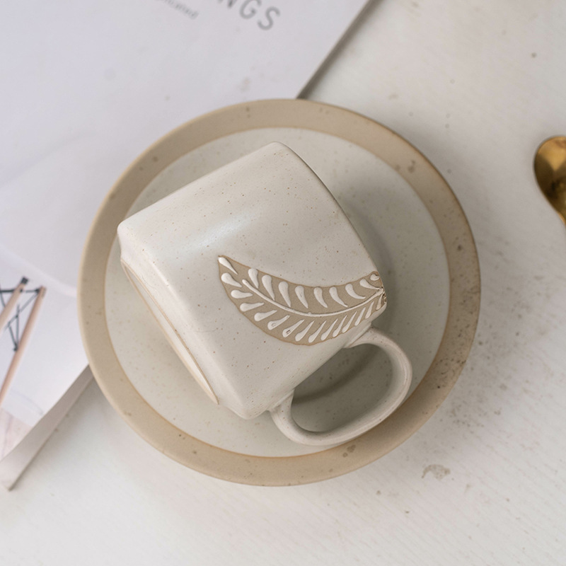 Ins simple taza de cerámica de dibujo set creativo taza de oficina taza de café de cerámica plato de té de la tarde