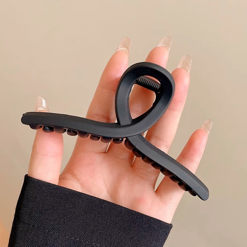 Otoño y invierno simple café de leche tiburón clip de cabello más agarrar clip de alta sensación detrás de la cabeza cabello adorno de cabello coreano agarrar cabello universal