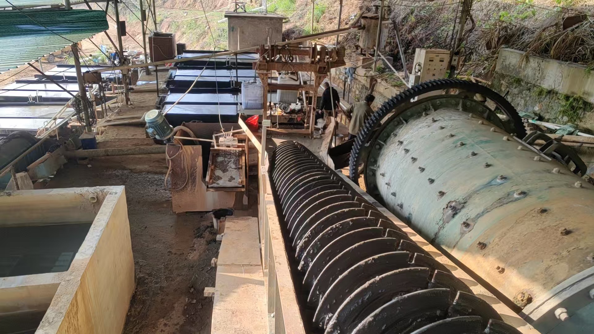 裕发矿产品加工厂钨锡矿