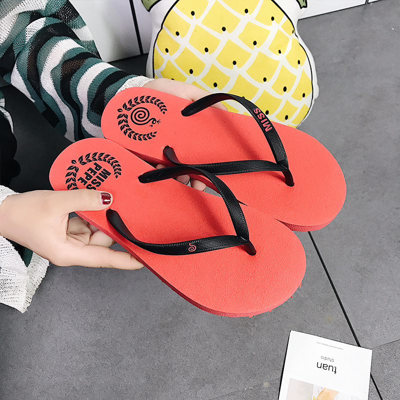 Flip flops de mujer de verano anti-deslizante confort de calzado de playa simple zapatillas de calzado de pies planas