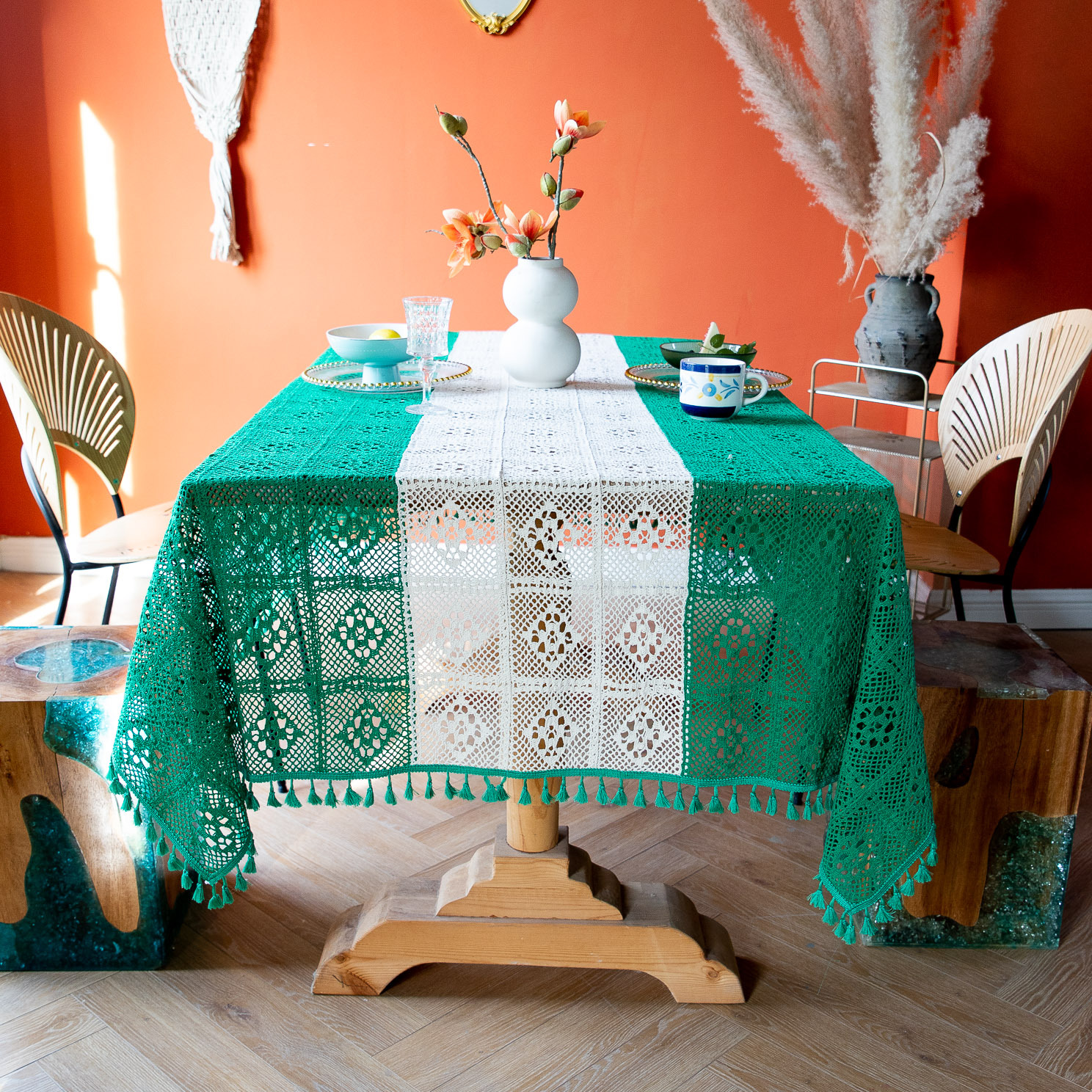 Green on both sides. off-white in the middle. crochet tablecloth (green tassels)