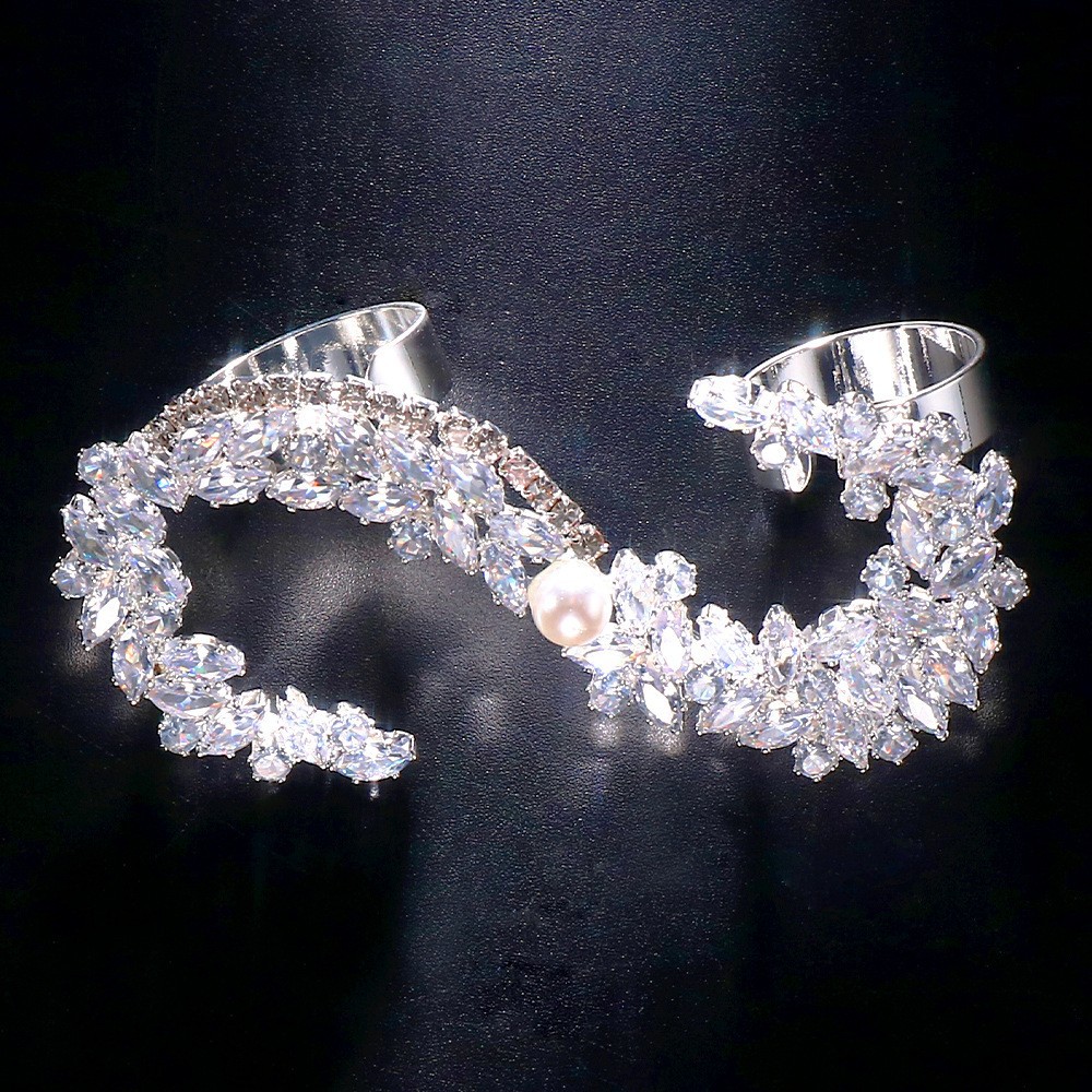 Juegos de joyería de lujo europeos y estadounidenses temperamento simple pendientes de zircon abierto brazalete anillo accesorios conjunto de joyería