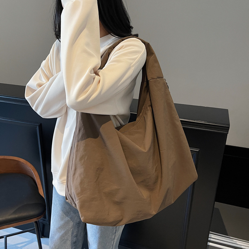 クロスボーダー大容量人気の気質脇の下バッグ 2025 新しいファッションナイロン布ショルダーバッグレトロハンドヘルドレディースバッグ|undefined