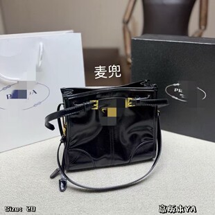 bonnie�Q���֙C����ϞƤ����б�����Ůͬ�����