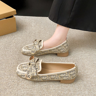 �p��С���L��ЬŮ2025�¿�ٴ�̽������Y�߼������m�r�b������Ь