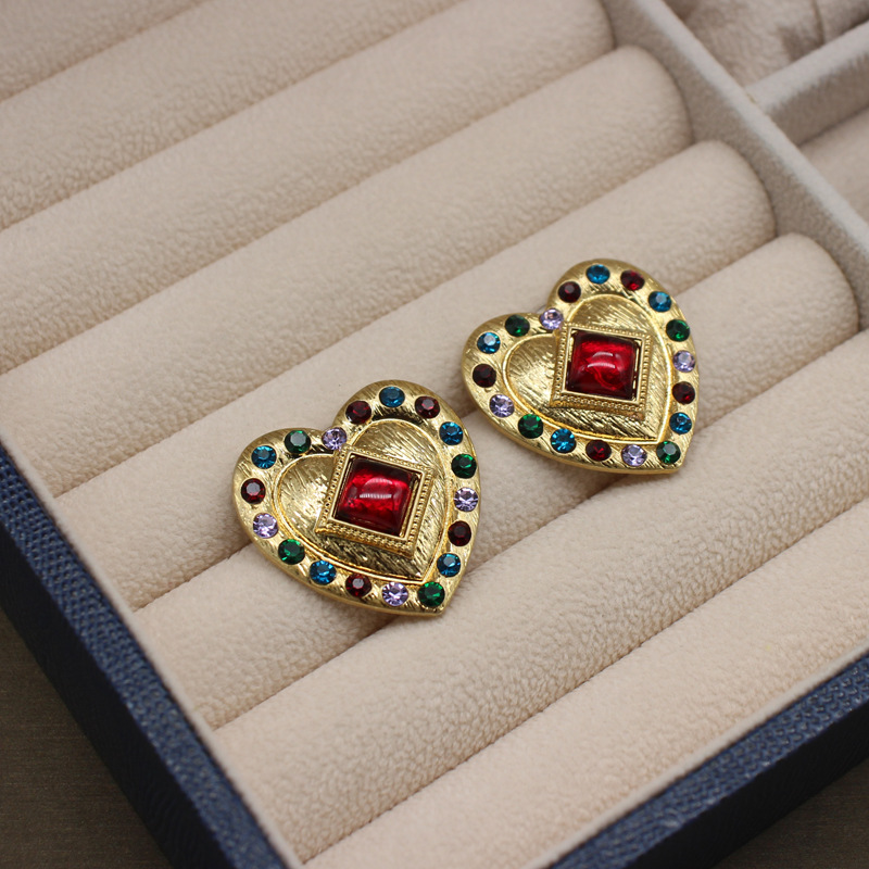 17g Weight Earrings Event & Party Supplies Rhinestones Inlay Material Fashion Heart Shape Alloy Plating Inlay Rhinestones Women's Ear Studs 1 Pair