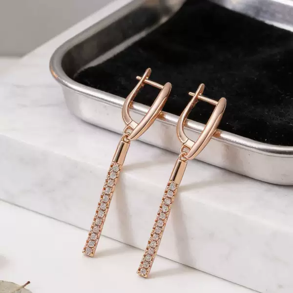 Eco-Friendly Copper Rose Gold Micro-Inlaid Zircon Long Earrings, Light Luxury High-End Minimalist Earrings with a Simple and Elegant Pendant Design