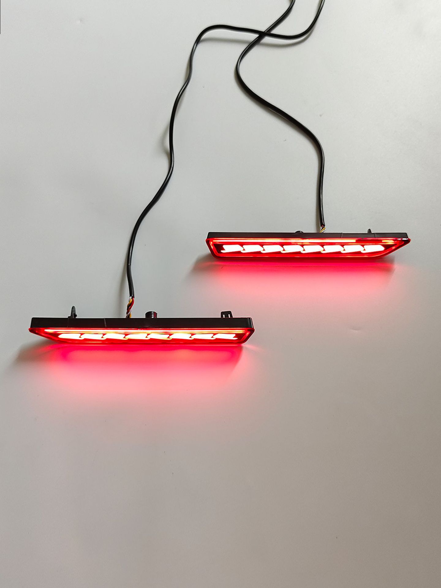 Suitable for Toyota RAV4, Rongfang, and Weilanda rear bumper lights, 2026 model RAV4 Weilanda brake lights, sequential plug-in type