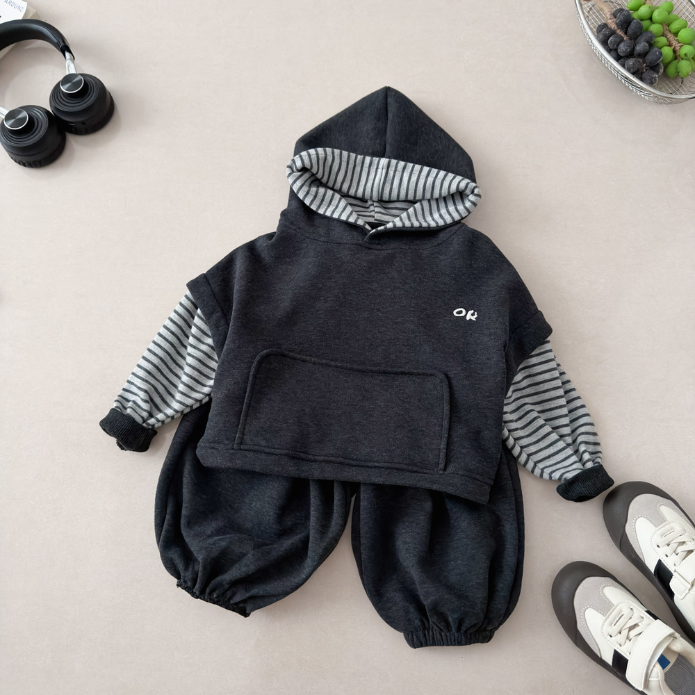 autumn children's fashionable set for leisure