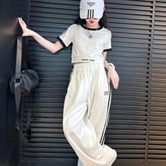 女の子の夏のスポーツのスーツの夏の新型の女の子の短いタイプの洋風の夏服の子供の流行のレジャーのスポーツのズボンのファッション