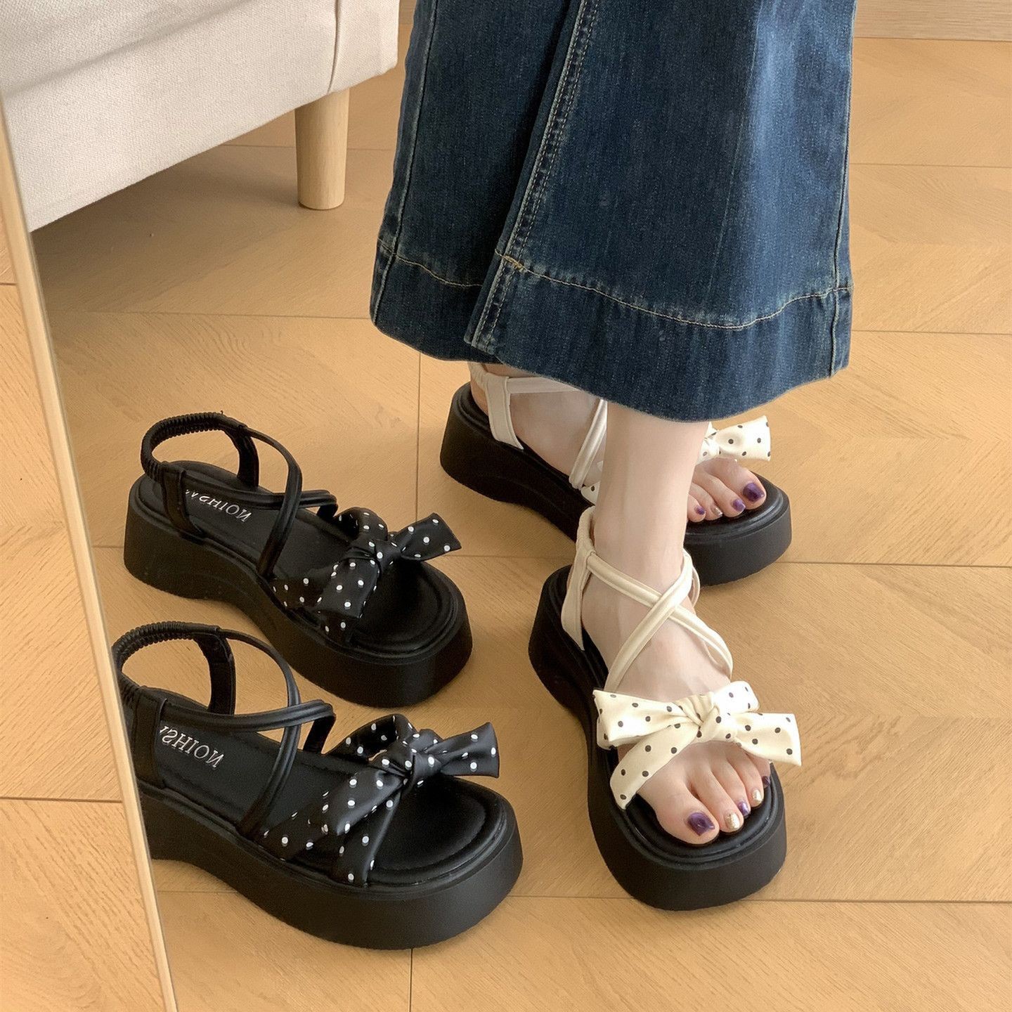 Suave onda francesa arco sandalias de dedos desnudos para mujeres 2026 nueva primavera y verano aumento de suela gruesa zapatos casuales antideslizantes