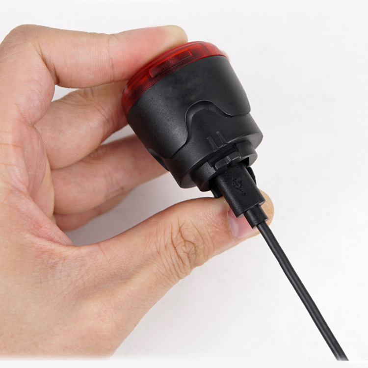 Freno de la bicicleta luz trasera Super brillante inteligente lámpara LED recargable al aire libre conducción nocturna equipo advertencia