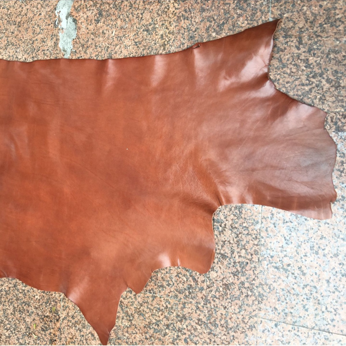 进口头层半植鞣牛皮，手工皮料，牛皮皮料 马鞍皮 头层牛皮 棕色