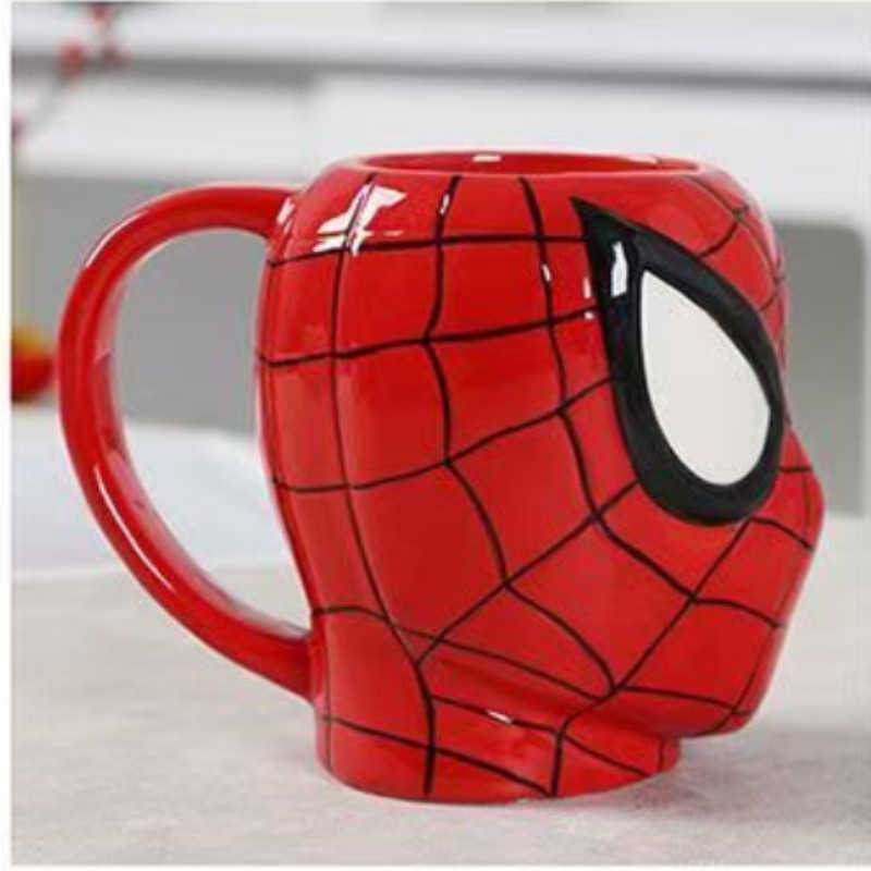 Spider-Man taza de cerámica taza creativa extraña taza de agua de dibujos animados dormitorio resistente a altas temperaturas gracioso nuevo