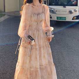 长裙春夏季杏色海边气质度假收腰连衣裙绝美薄款法式新款子女碎花