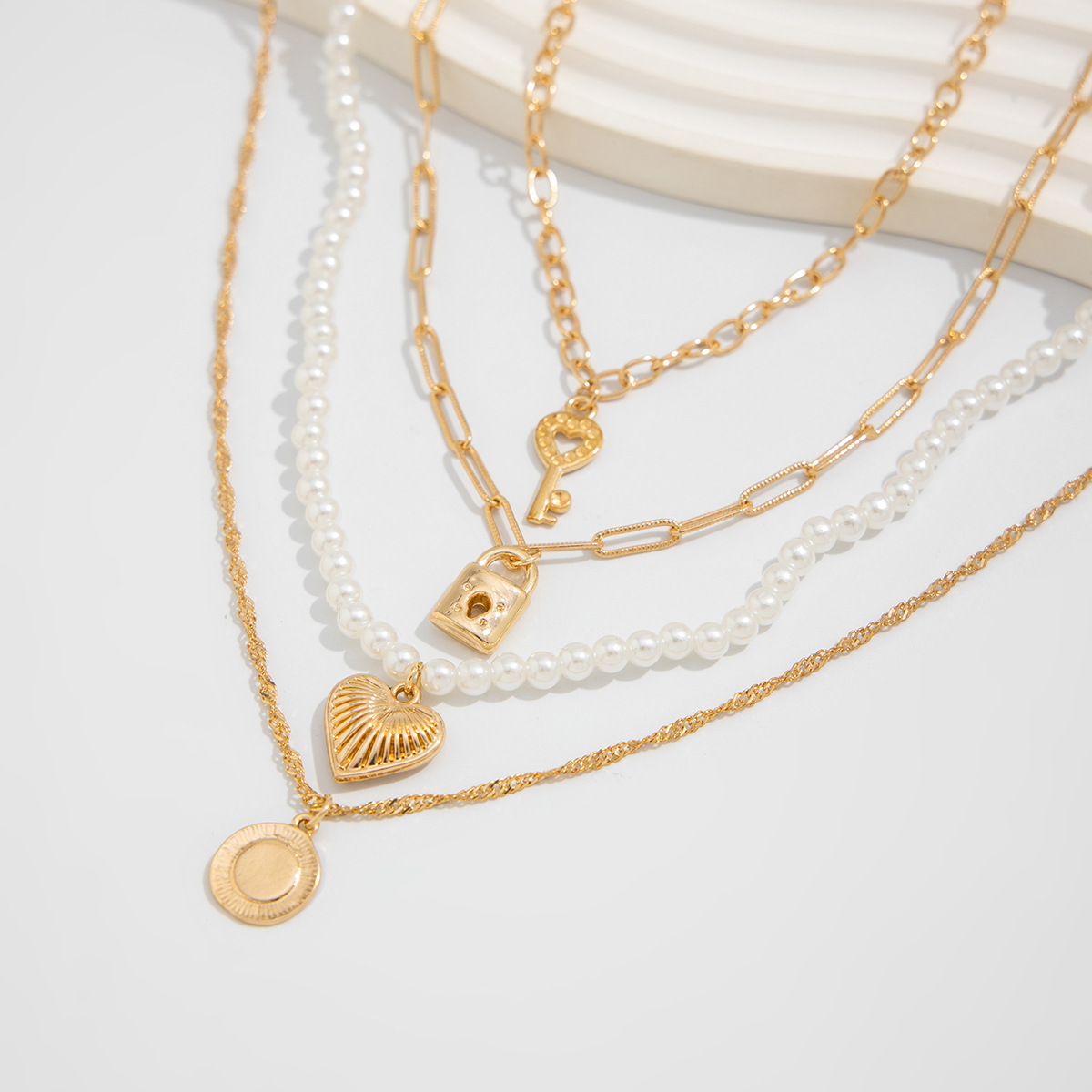 Heart Shape Shell Lock Retro Classic Style Alloy Pendant Necklace Wholesale display picture 13