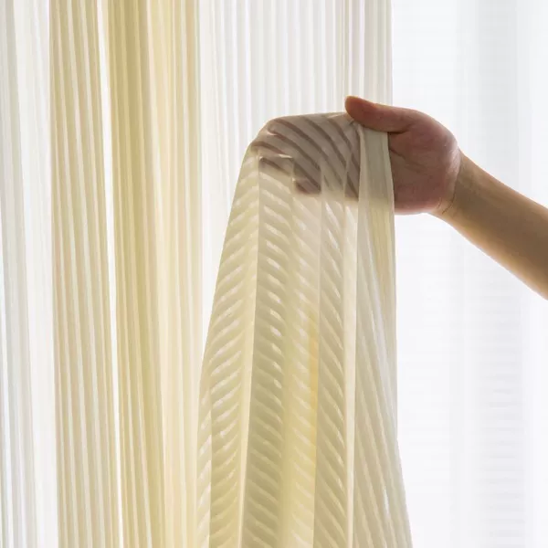 A44 striped vertical venetian blinds - beige - butterfly embossed lace