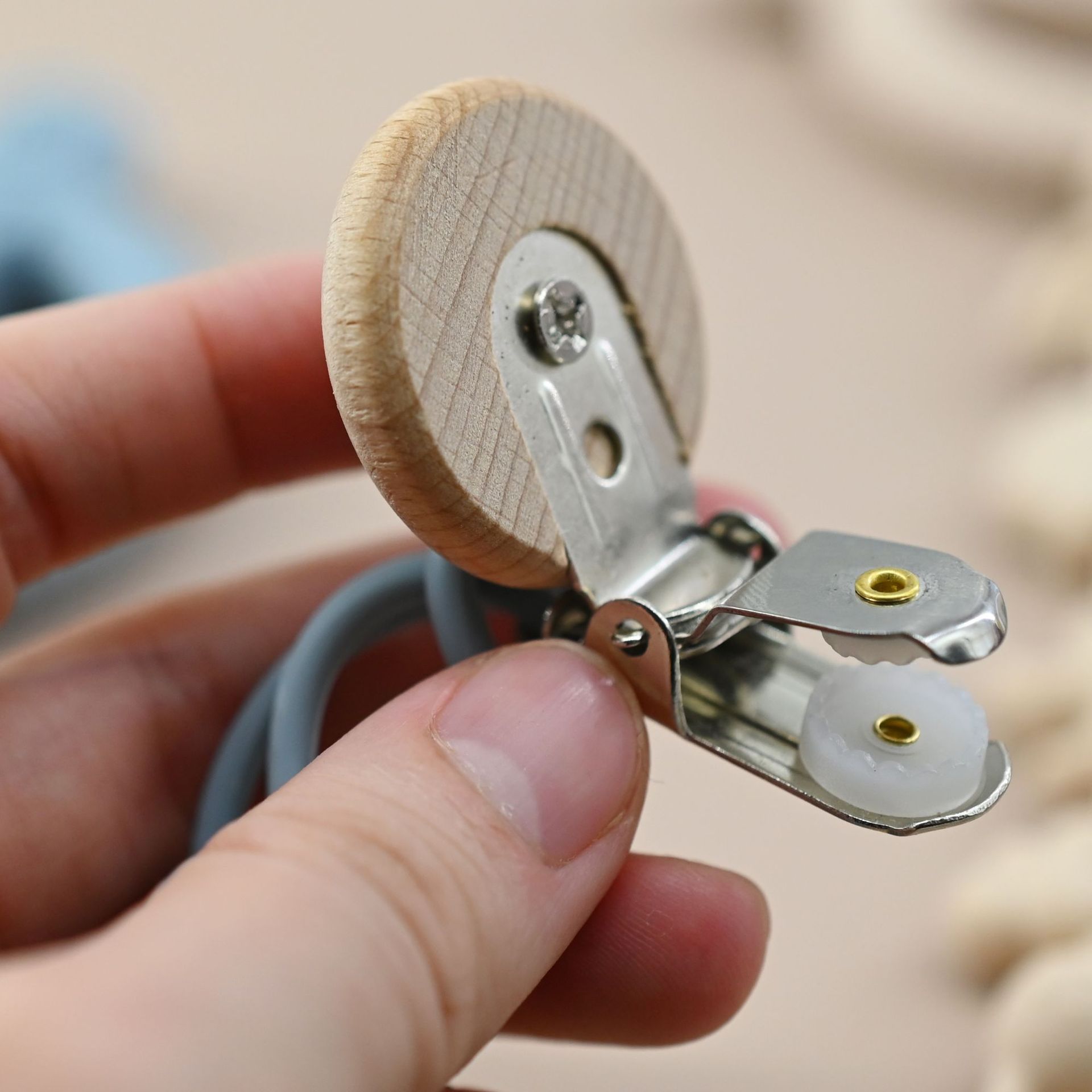 Nuevo juguete de dibujos animados para bebés, mordida y mordida, patrón de cinco dedos, mordedor calmante, mordedor para bebés de grado alimenticio