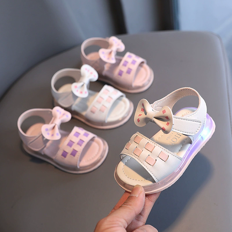 Сандалии с ручкой Детская обувь принцессы 2023 Летняя новая пляжная детская обувь с мягкой подошвой для девочек Обувь принцессы
