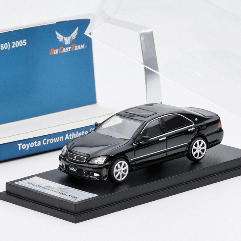 DCT alloy car model, 1/64 scale, Toyota Crown 12th generation, realistic collectible model DCT alloy car model, 1/64 scale, Toyota Crown 12th generation, realistic collectible model
