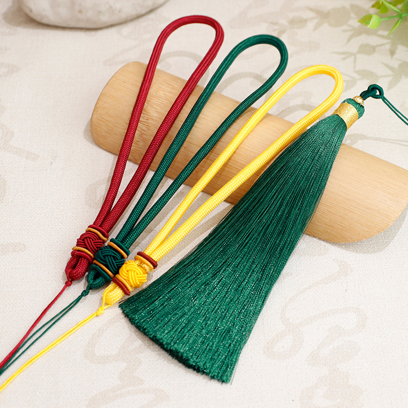 Pineapple Hat Handle Rope Tassel Pendant, Chinese Knot Car Decorative Accessory with Gold-Threaded Pulling Ring and Tassels—Factory Wholesale