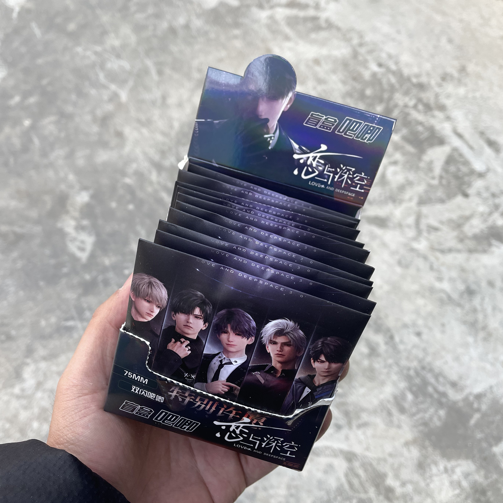 Caja ciega 75MM doble insignia flash Hatsune amor futuro y líneas espaciales profundas perros animación perimetral insignia Taniko