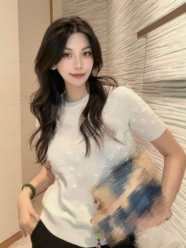 2026 Shenzhen Nanyou Spring/Summer New Vintage Pattern Short Sleeve Knitted Sweater for Women, Versatile and Elegant Top 2026 Shenzhen Nanyou Spring/Summer New Vintage Pattern Short Sleeve Knitted Sweater for Women, Versatile and Elegant Top