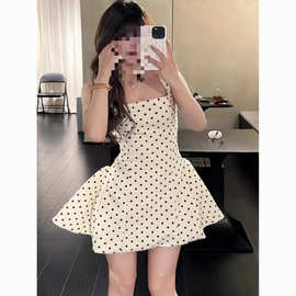 辣妹纯欲夏季新款设计感小个子杏色波点连衣裙高级感蓬蓬短裙女