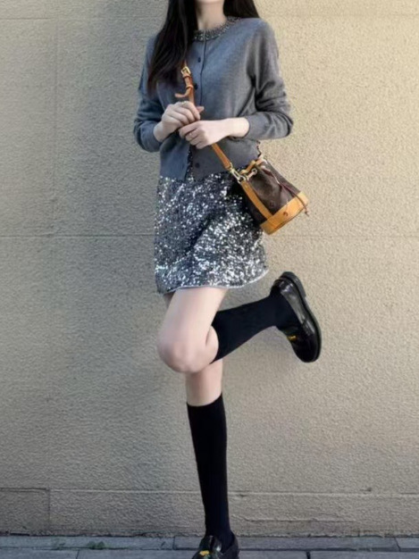 今年流行漂亮高级感洋气香风灰色毛衣女亮片细闪半身裙套装女秋季|undefined