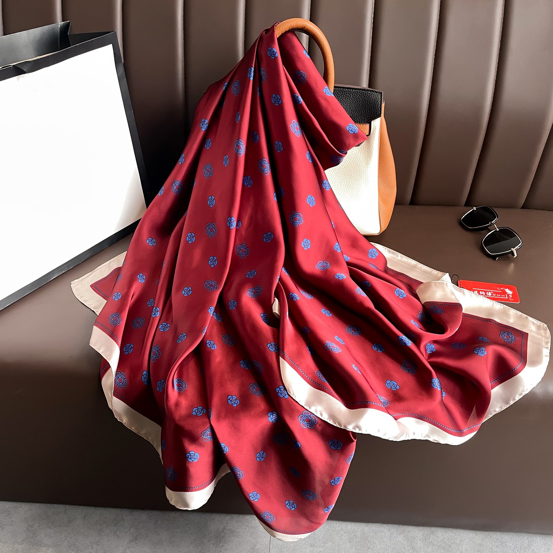 Seda artificial Rosa pequeña flor impresa bufanda de viaje de las mujeres protector solar playa toalla chal primavera y verano ligero bufanda grande